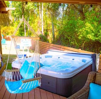 Thomas Drive House | Panhandle Paradise, Heated Pool, Hot Tub, Mini & Disc Golf, Game Room