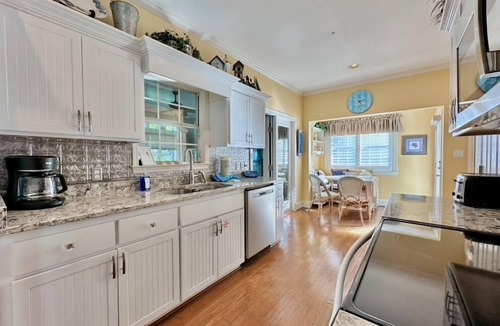 Gulf Place House | Panoramic Ocean View ☀️ Near Beach | Family Friendly | Saltwater Pool ☀️ Barbie Bathroom!