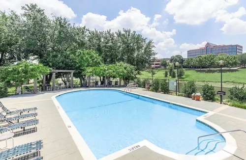 Las Colinas Apartment | Paradise,2 min to Toyota music Factory,12 min to AT&T stadium,9 min to DFW Int.