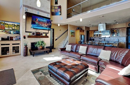 Sands Of Kahala Beach House | Paradise At Last | Beachfront Escape w/Direct Beach Access