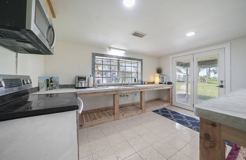 Theriot House | Paradise with Space Dularge DeLight Sleeps 8 Houma by Falgout Marina