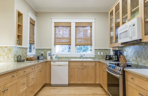 Watercolor House | Park District! 2-5 Blocks from the Beach! Outdoor Grill! Sonos Sound System!