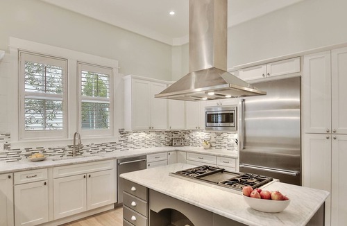 Watercolor House | Park District Paradise: Bikes, Golf Cart, WaterColor Beach Club Access, and Luxury Living.