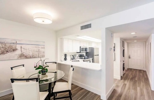 Park Shore Apartment | Park Shore Resort 2nd Floor - Serene Waterfall