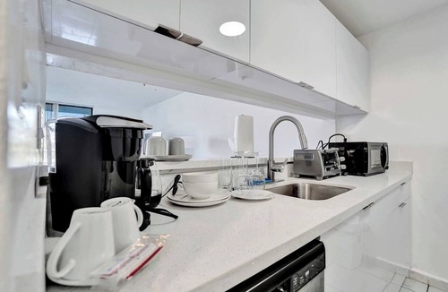 Golden Glades Apartment | Park Towers Studio Near Hard Rock Stadium