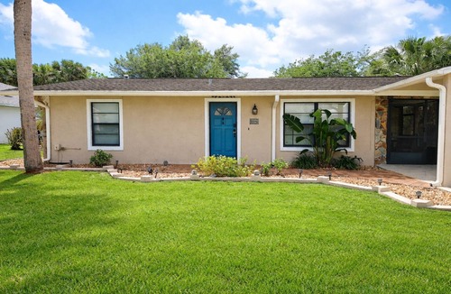 Sebastian Highlands House | Patio Retreat! Family Getaway with Large Privacy Fenced Yard! 6 miles to Beach!