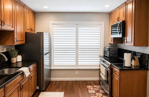 West Palm Beach Cottage | Peaceful 2-bedroom cottage with fire pit + pond views!