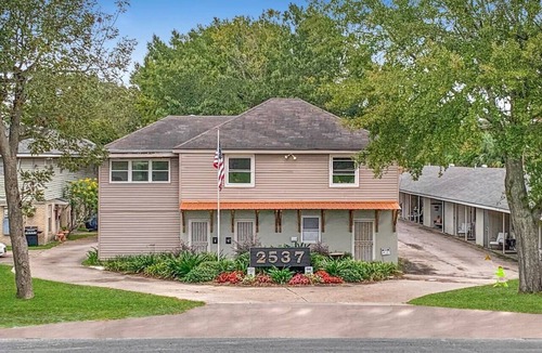 Jefferson Apartment | Peaceful 2BR by Ochsner for Patients & Pros