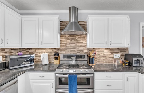 Columbus House | Peaceful 4BR house in charming Columbus - Hot-tub+Gameroom+TVs in every room!