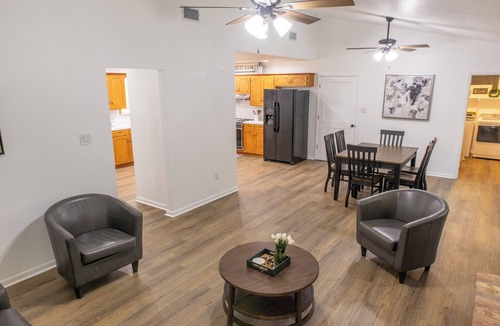 Lufkin House | Peaceful and centrally-located 3 bedroom 2 bath home in the heart of Lufkin, TX.