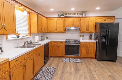 Lufkin House | Peaceful and centrally-located 3 bedroom 2 bath home in the heart of Lufkin, TX.