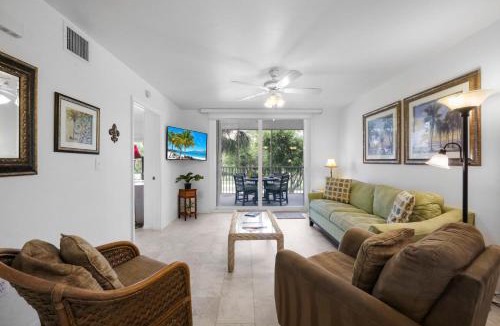 Marco Island House | Peaceful condo with pool across from South Beach
