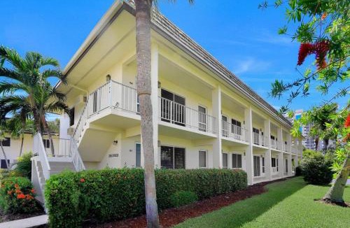 Marco Island House | Peaceful condo with pool and brief walk to beach