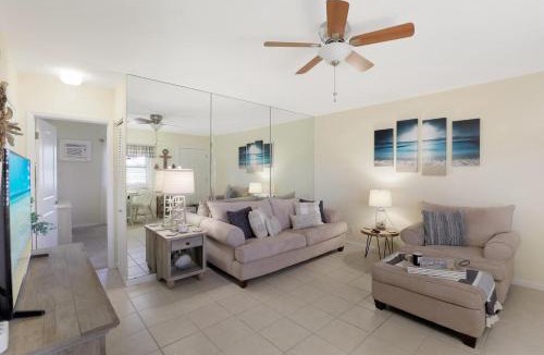 Marco Island House | Peaceful condo with pool and brief walk to beach