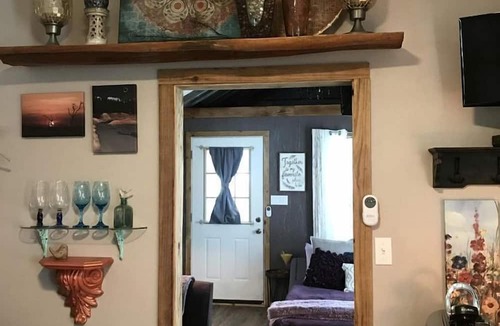 Bacliff Cottage | Peaceful Cottage Escape with Private Porch & Nature Views in Bacliff, Texas