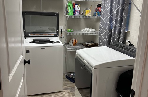 Milton House | Peaceful Home Away From Home! 20 minutes from the beach! Quiet neighborhood!