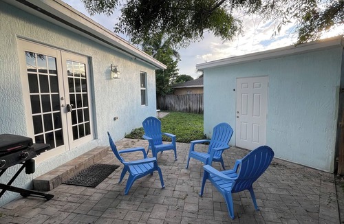 Country Club Park House | Peaceful neighborhood - Families & Work Stays