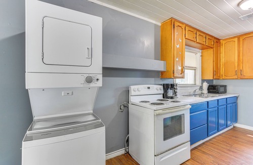 Lakeview  Jefferson County Apartment | Peaceful & Pet Friendly: Port Arthur Apt w/Yard