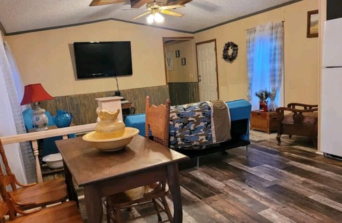 Bentley House | PEACEFUL PINES A Place to relax and get away from Life's Hustle and bustle
