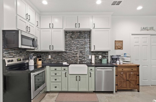 Geneva House | Peaceful Pines Bungalow at Toledo Bend Lake and Pendleton Park - Pet Friendly