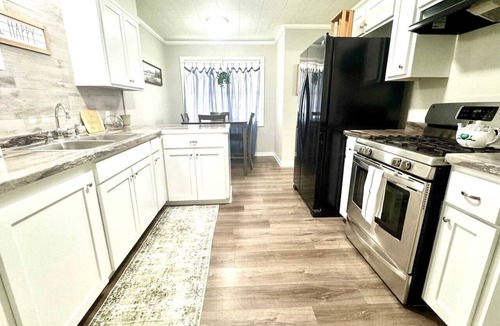 Nederland House | Peaceful Soothing Greens 3 BR 1BA