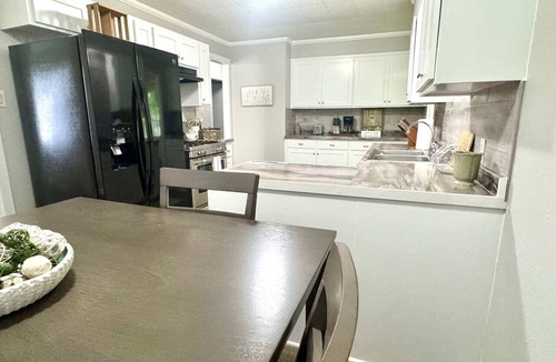 Nederland House | Peaceful Soothing Greens 3 BR 1BA