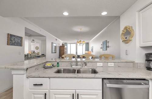 Navarre Beach Condo | Pearl 704 Sugar White Sand and Emerald Waters. Spectacular view