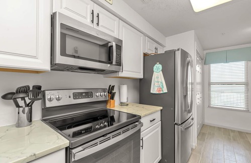 Navarre Beach Condo | Pearl 704 Sugar White Sand and Emerald Waters. Spectacular view