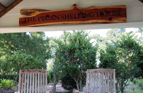 Clinton Apartment | Pecan Shelling House - 35 Mins to Univ of Alabama