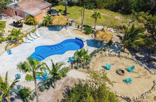 Sugarloaf Key House | Pelico Palms Estate.
