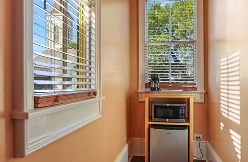 Treme Bed & Breakfast | Penelope's B&B in Treme/Orleans Suite