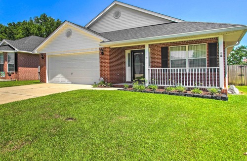 West Pensacola House | Pensacola Home ~ 2 Mi to Perdido Bay Beaches!