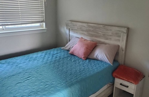 West Pensacola House | Pensacola Home 3 BR & 2 BA & Ping Pong table, kitchen & laundry, yard for Pets.