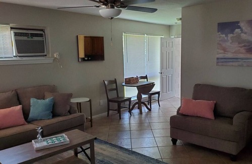 West Pensacola House | Pensacola Home 3 BR & 2 BA & Ping Pong table, kitchen & laundry, yard for Pets.