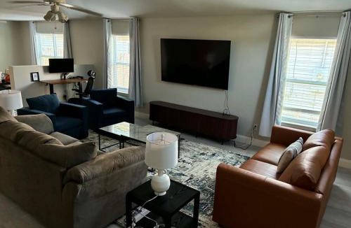Pensacola House | Pensacola, NAS, Beaches, Game Room and Workspace
