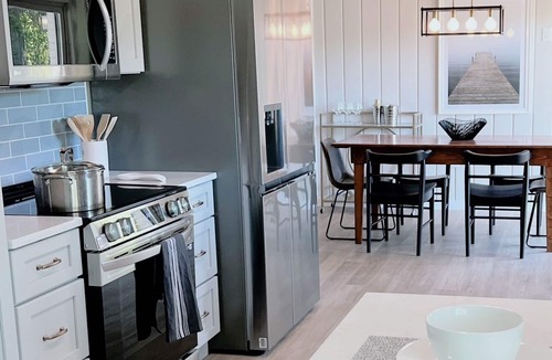 Southeast Pensacola House | Pensacola Picture-Perfect Vacation Retreat: Charming 3/2 House - Great Location!