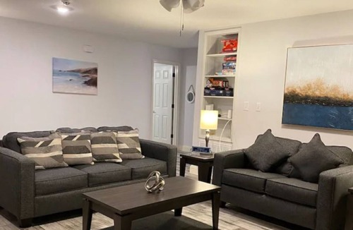 Northwest Pensacola House | Pensacola Ponderosa Sleeps 12! - Elec Car Charger