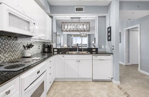 Navarre Beach Condo | PENTHOUSE 18th floor w/Beach Chair Service /Luxury