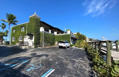 Vero Beach Apartment | Penthouse #4 on the river!