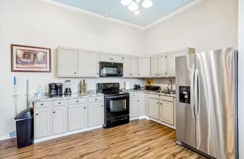 South 7th Ward Apartment | Penthouse on Claiborne