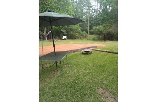 McComb Apartment | Percy Quinn Vacation Rental B