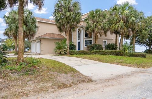 Ono Island House | Perdido Bay 4BR Waterfront House WITH A DOCK AND WHITE SANDS IN THE BACKYARD!