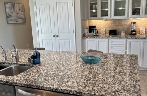 League City House | Perfect 2 Master bedrooms townhome in beautiful League City.