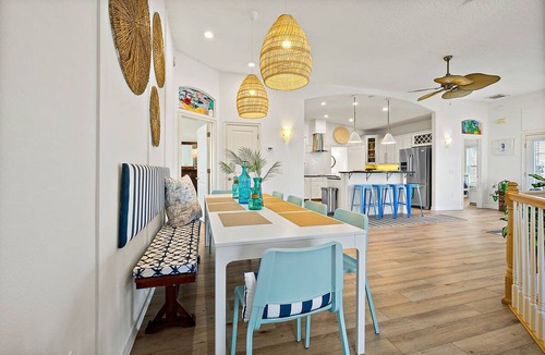 Marineland Acres House | Perfect Beach House 2min Walk With Heated Pool and Hot Tub 4 bed 3 Bath With Pet Friendly