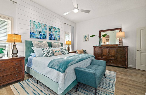 Marineland Acres House | Perfect Beach House (2min walk) with Heated Pool and Hot Tub! 4 bed/3 bath with