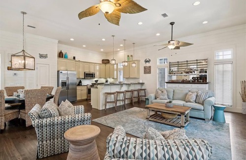 Rosemary Beach House | Perfect Family Getaway | Bikes, Courtyard w/Fire Feature, Walk to Pool & Fitness