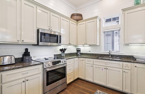 Rosemary Beach House | Perfect Family Getaway | Bikes, Courtyard w/Fire Feature, Walk to Pool & Fitness