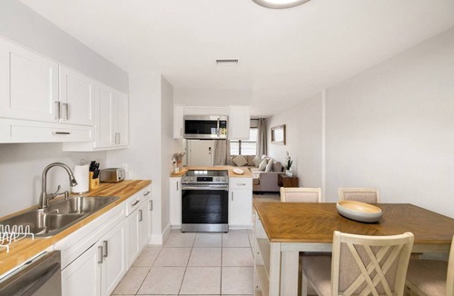 Treasure Cove House | Perfect for 2 Families - Whole Duplex For Rent - 4 Bedroom 2 Bathroom 2 Kitchens