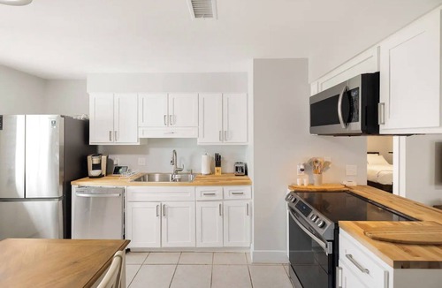 Treasure Cove House | Perfect for 2 Families - Whole Duplex For Rent - 4 Bedroom 2 Bathroom 2 Kitchens