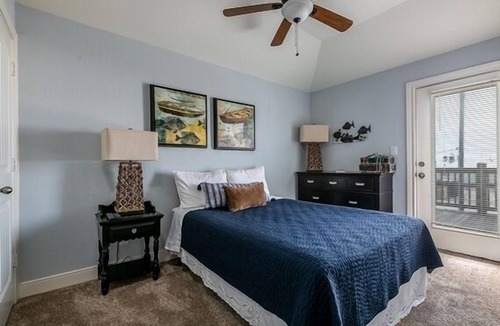 Jamaica Beach House | Perfect Getaway Jamaica Breeze - Close to the Beach; Pet Friendly; Sleeps 6